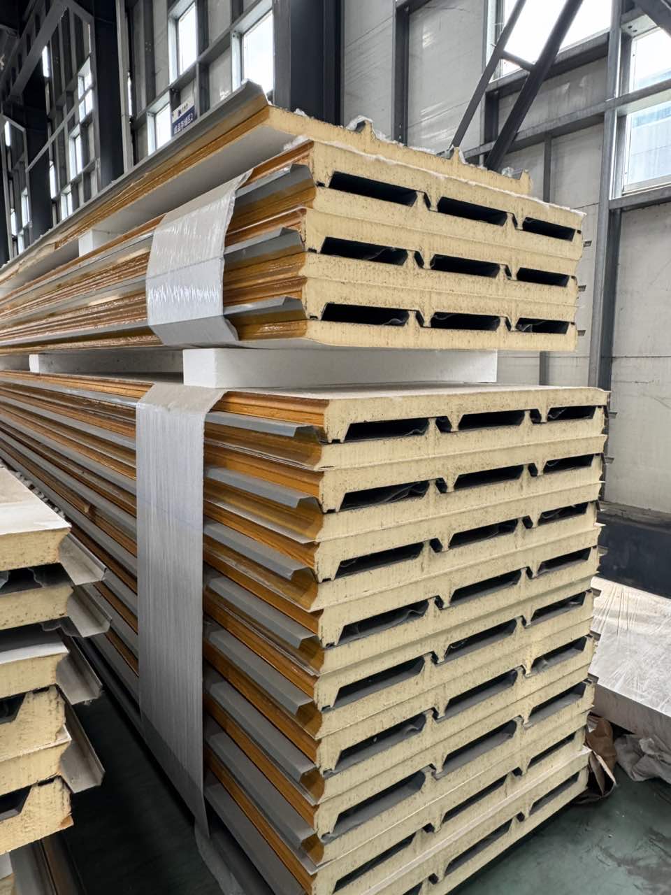 夹芯板厂家教你怎么选择自己需要的产品